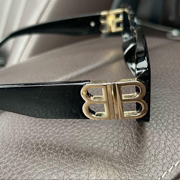 *SOLD* Black Fashion Sunglasses Gold BB Detail UV400 Unisex - Picture 7 of 7